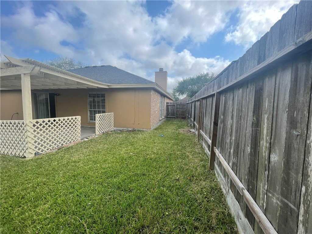 5217 Tartan Dr - Photo 3 of 22