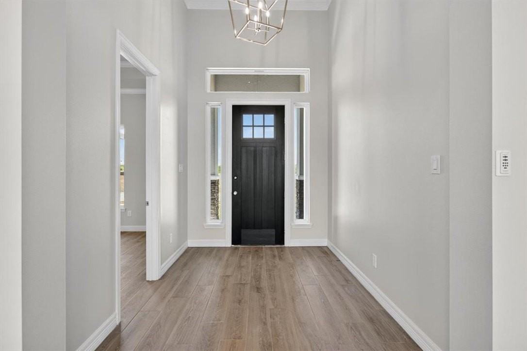 2110 Sera St - Photo 3 of 40