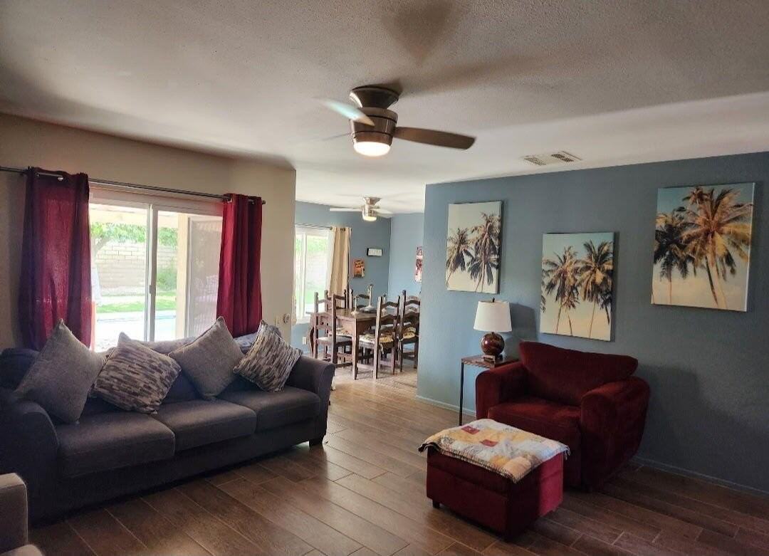 43101 Balsam Ln - Photo 7 of 17