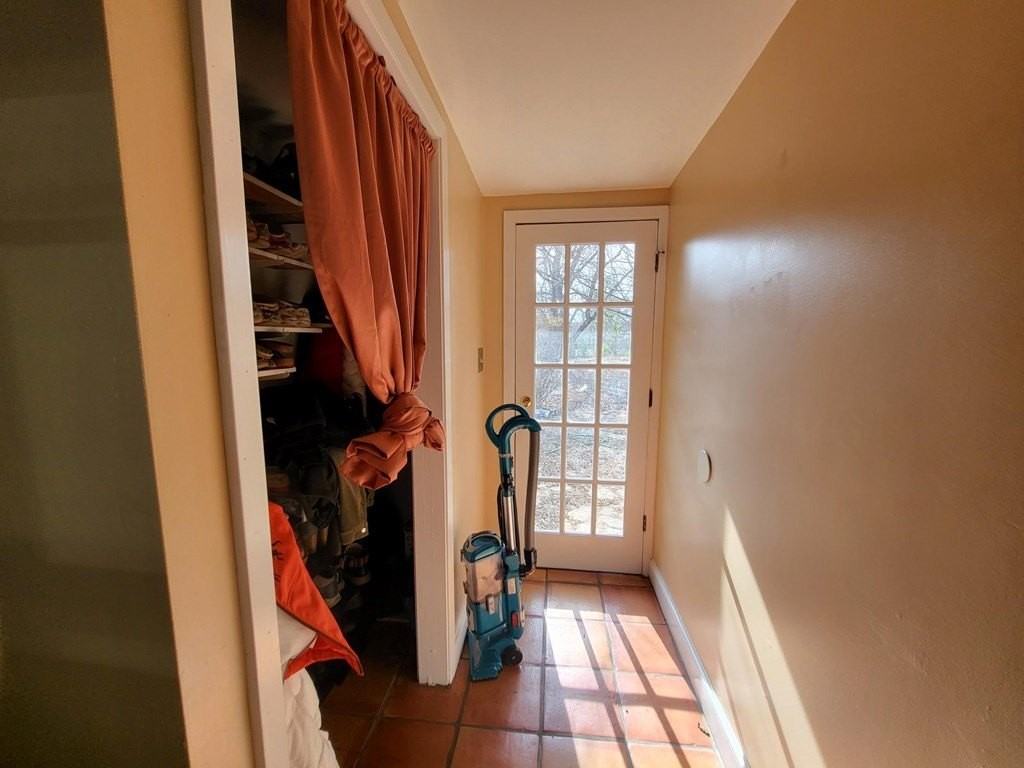 311 W Burbank St - Photo 4 of 11