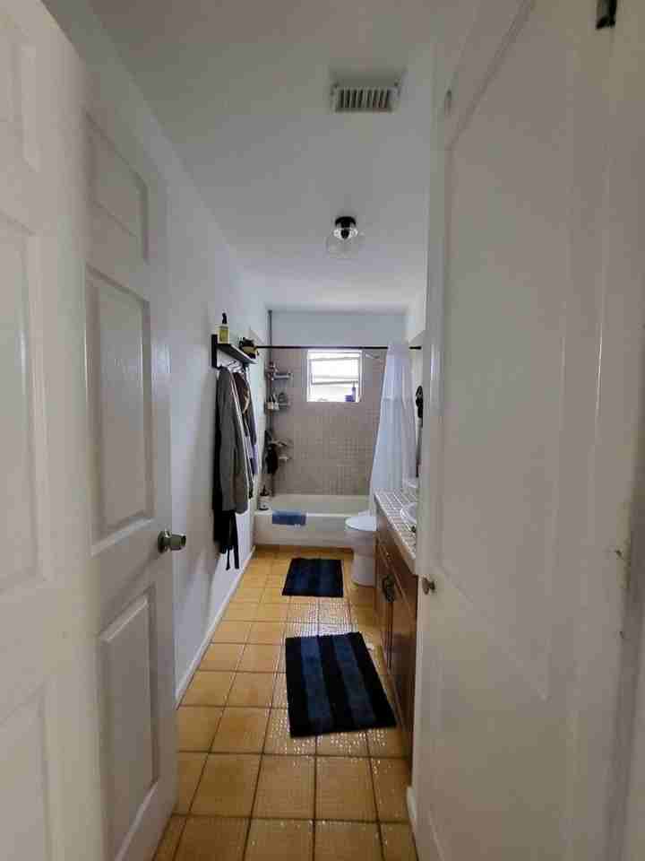 311 W Burbank St - Photo 7 of 11