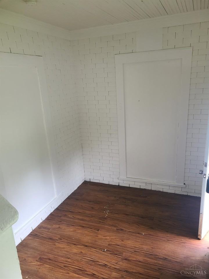 1729 Pulte St - Photo 2 of 10
