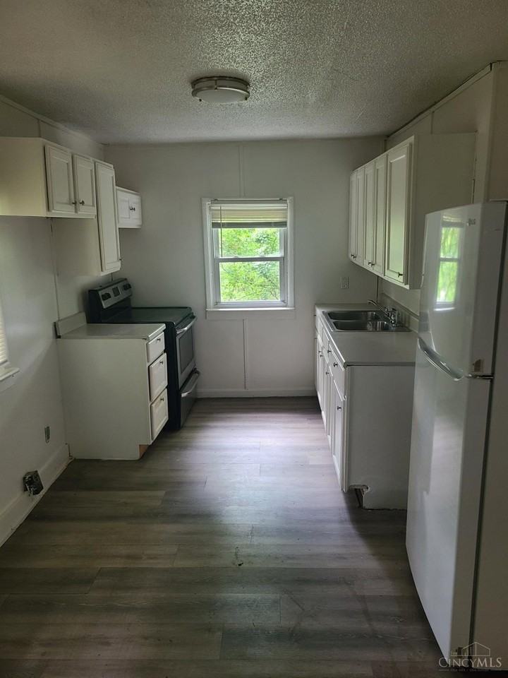 1729 Pulte St - Photo 3 of 10