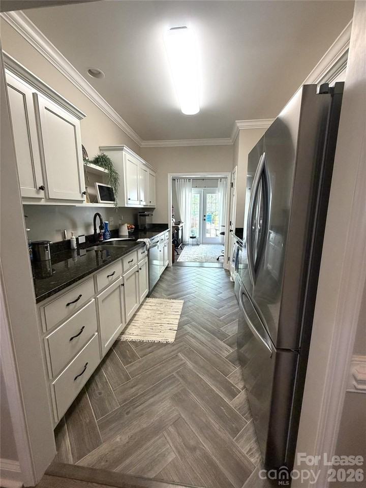 4198 Pickering Dr - Photo 7 of 19
