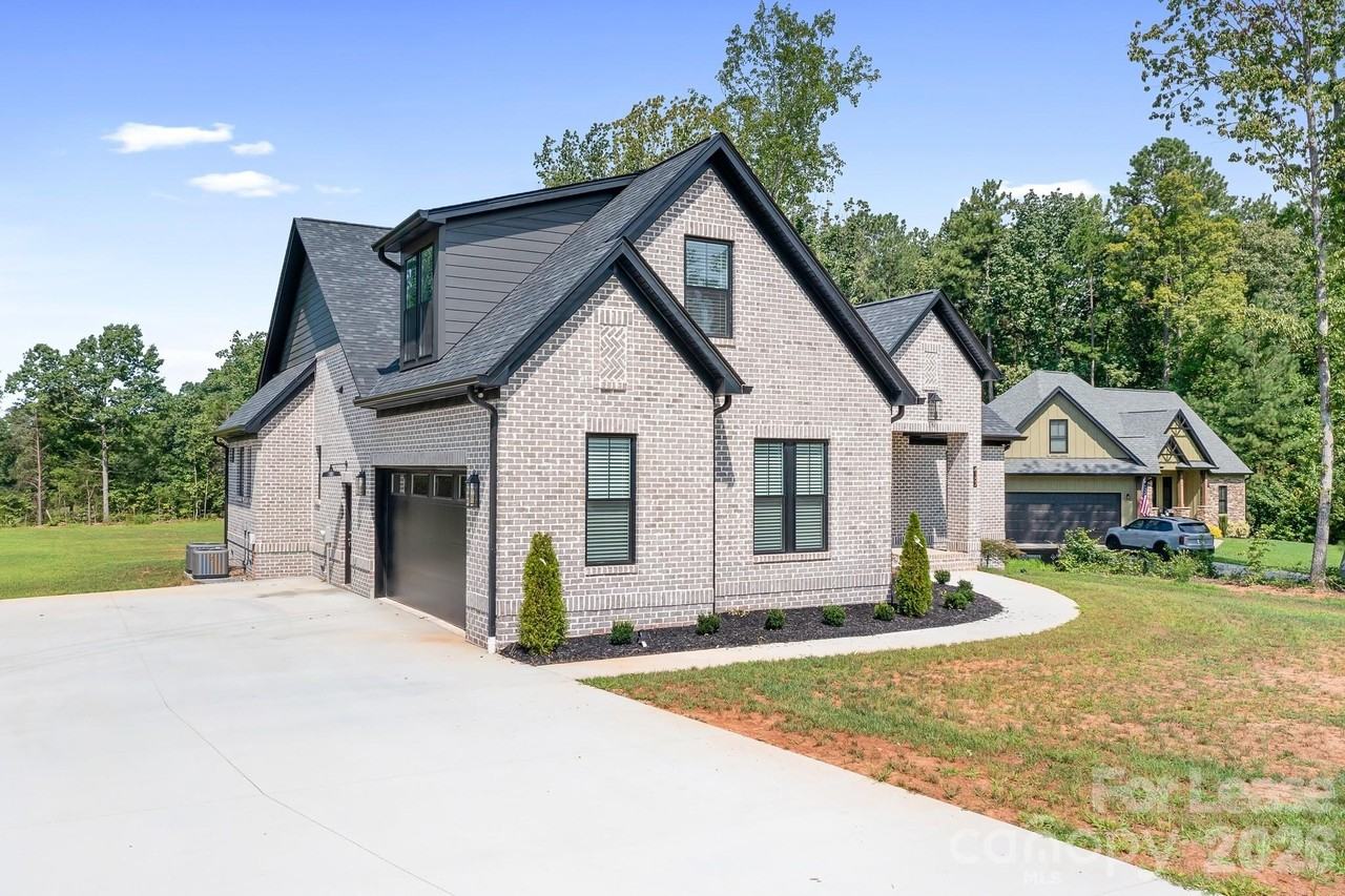 4137 Blair Rd - Photo 4 of 34