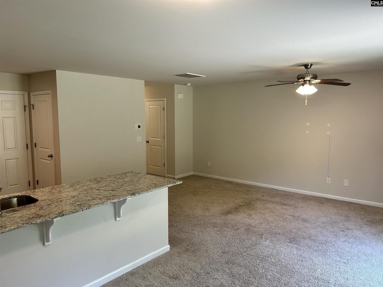 1071 Crescent Moon Loop - Photo 7 of 38