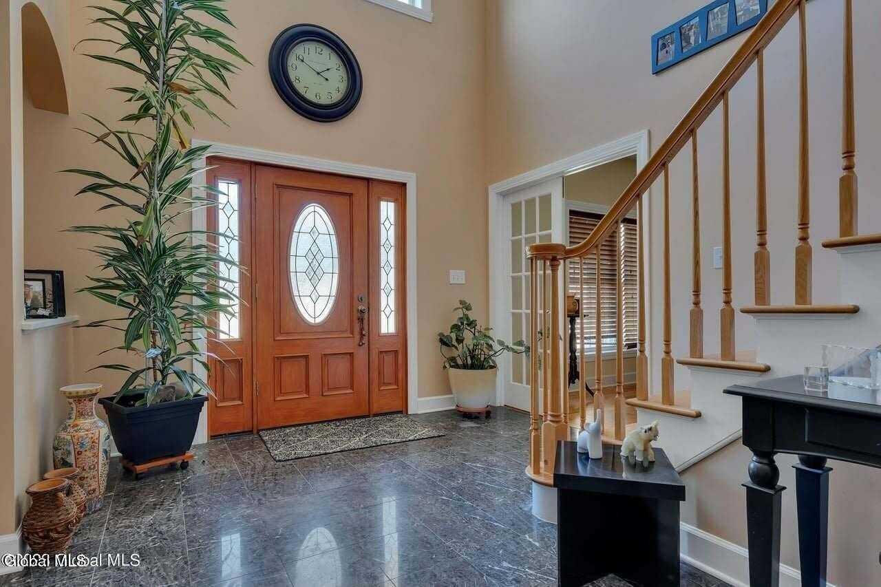 620 Sacandaga Rd - Photo 4 of 34