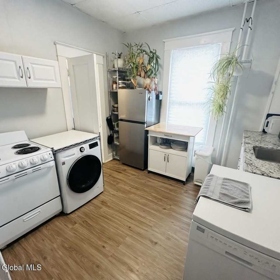 60 Main Ave #1F - Photo 4 of 6