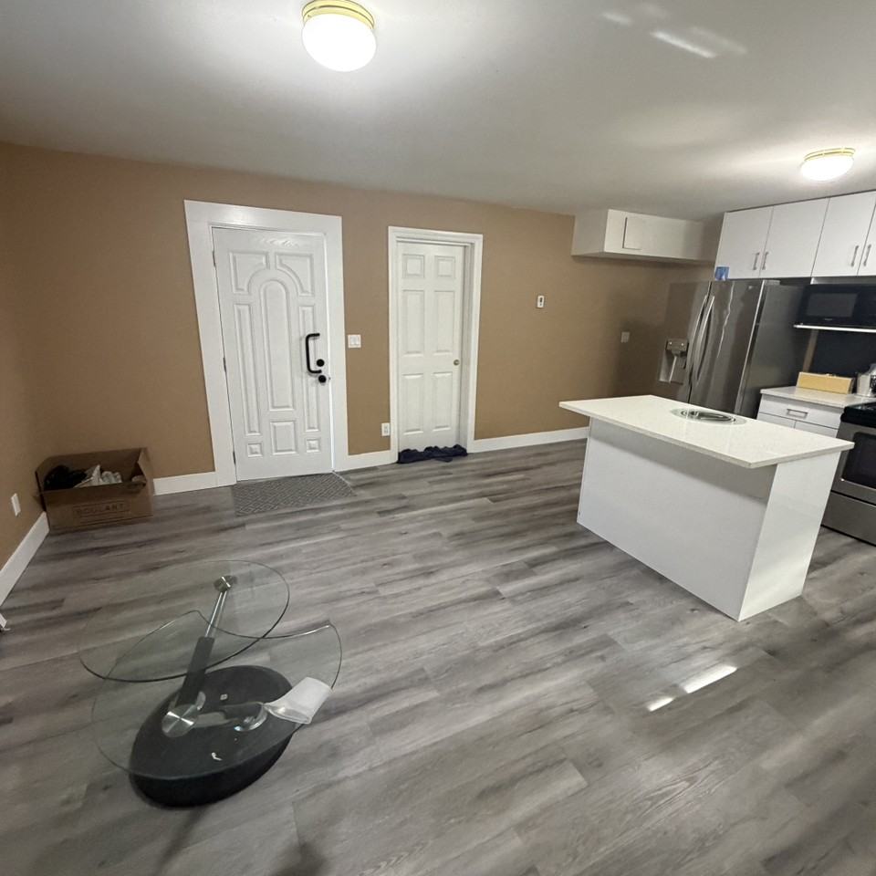 13677 60 Ave - Photo 2 of 12