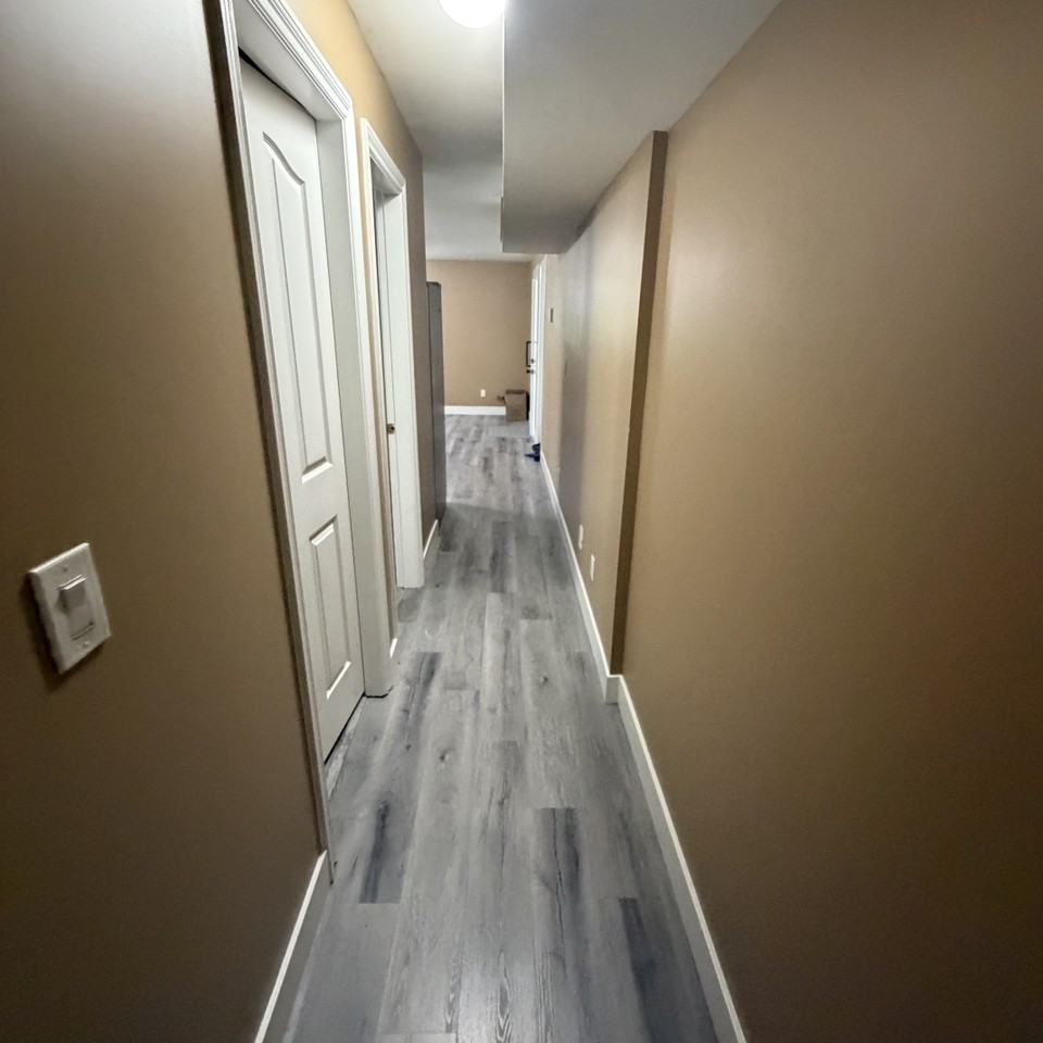 13677 60 Ave - Photo 7 of 12