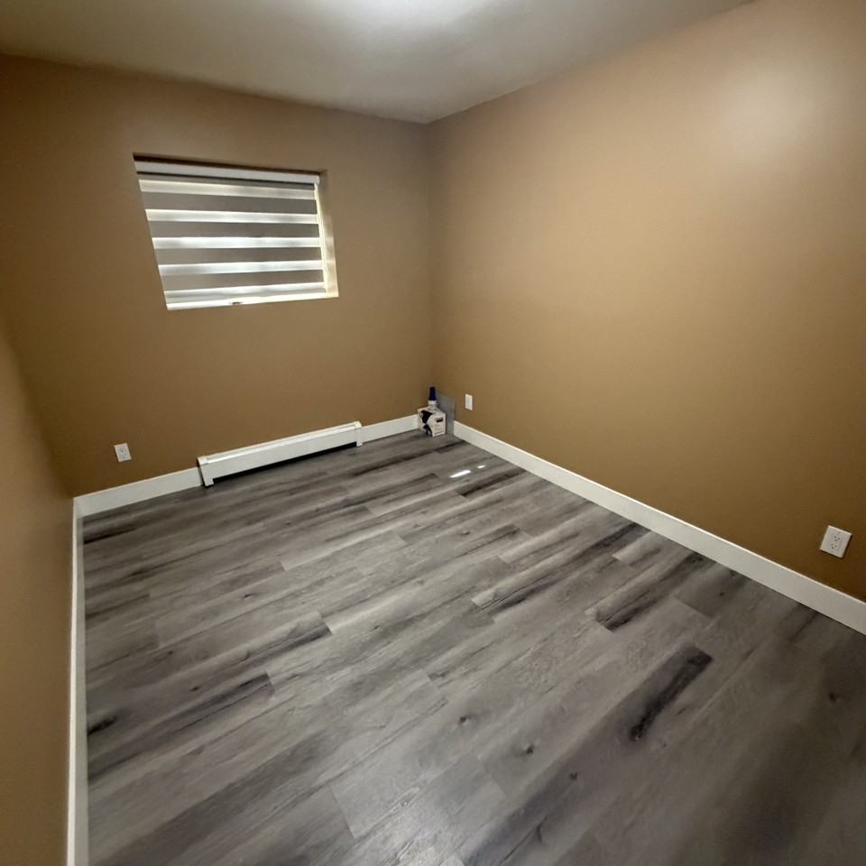 13677 60 Ave - Photo 4 of 12