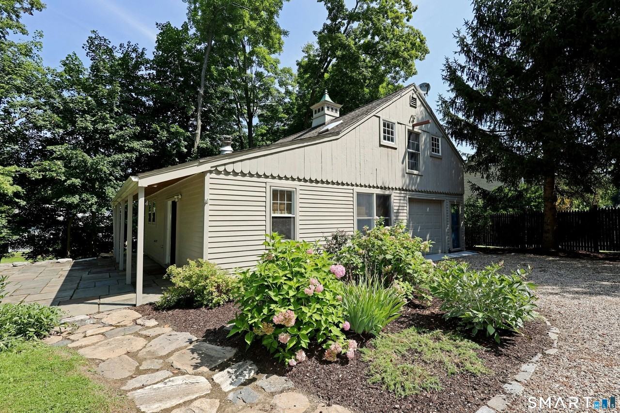 15 Maple Shade Rd
