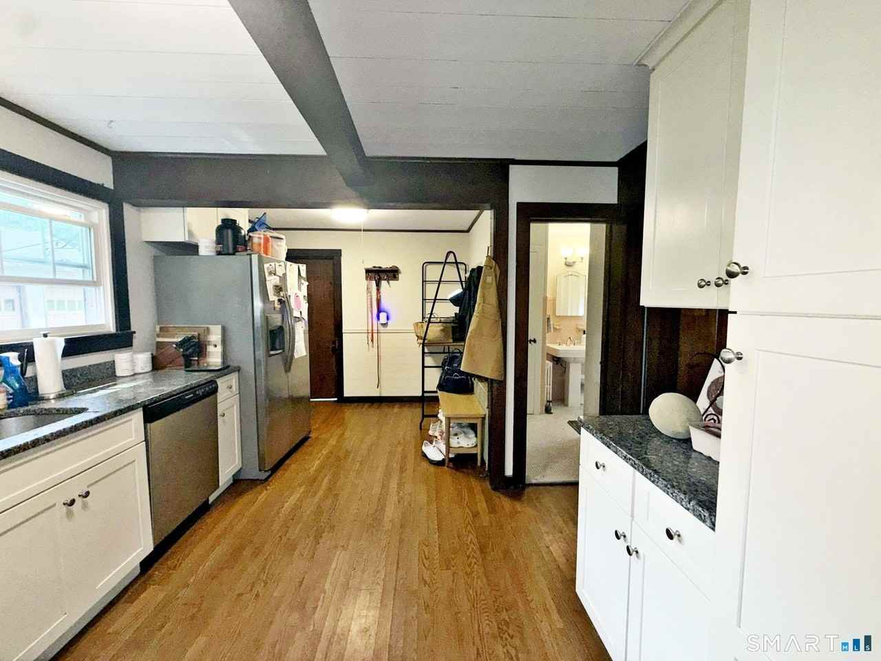 495 Isinglass Rd - Photo 3 of 15