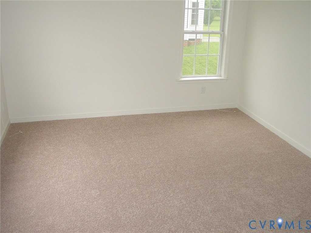712 Francis Rd - Photo 2 of 7