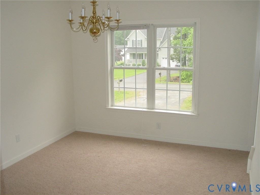 712 Francis Rd - Photo 3 of 7