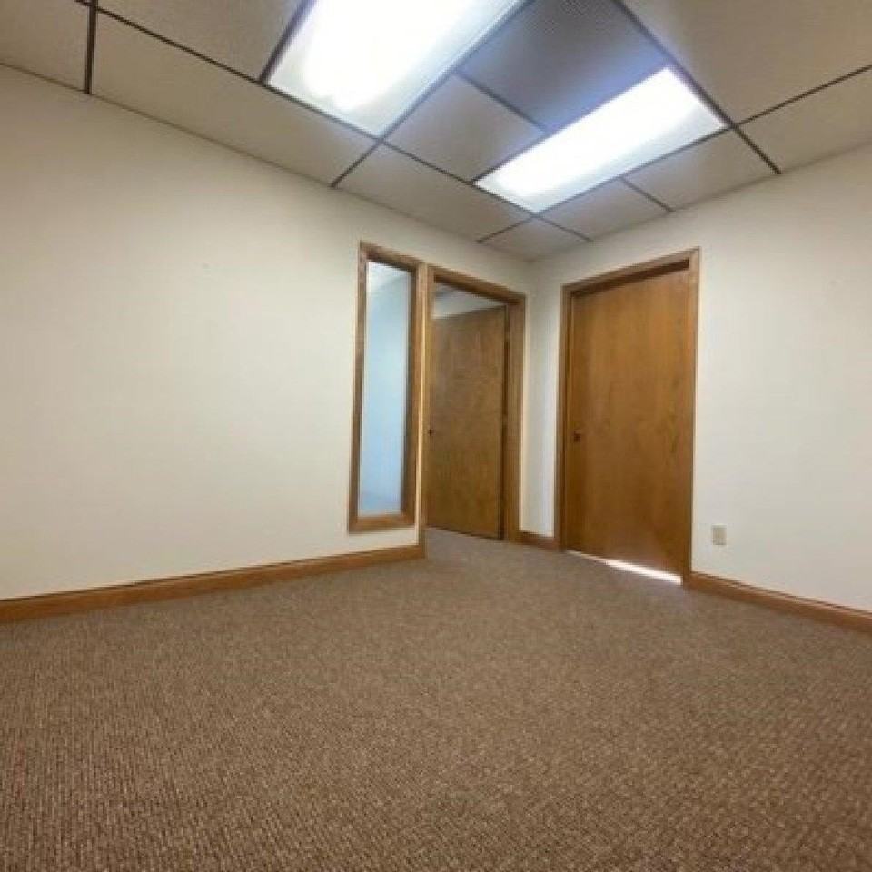 2619 Post Rd - Photo 5 of 7