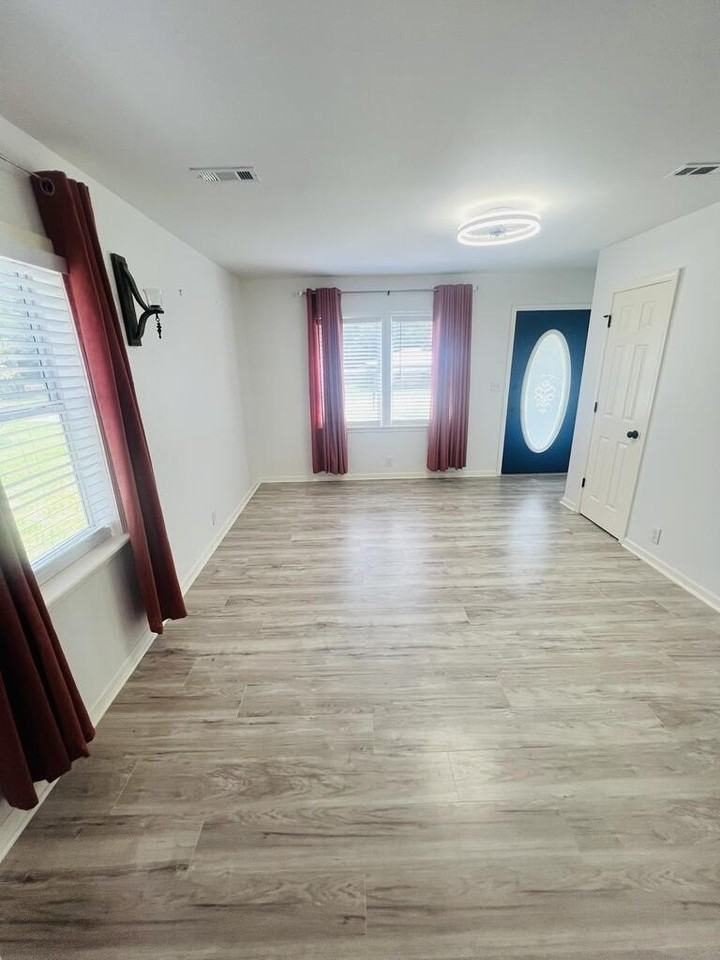 103 Main St - Photo 6 of 11