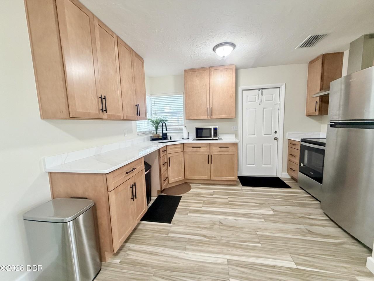 1650 Hastings Dr - Photo 2 of 19