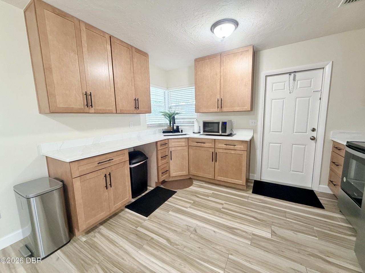 1650 Hastings Dr - Photo 3 of 19