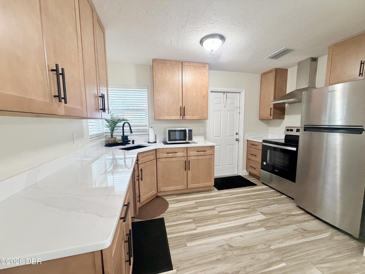 1650 Hastings Dr - Photo 4 of 19