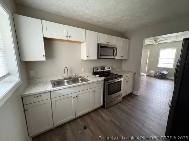 3243 Chandler St - Photo 3 of 9