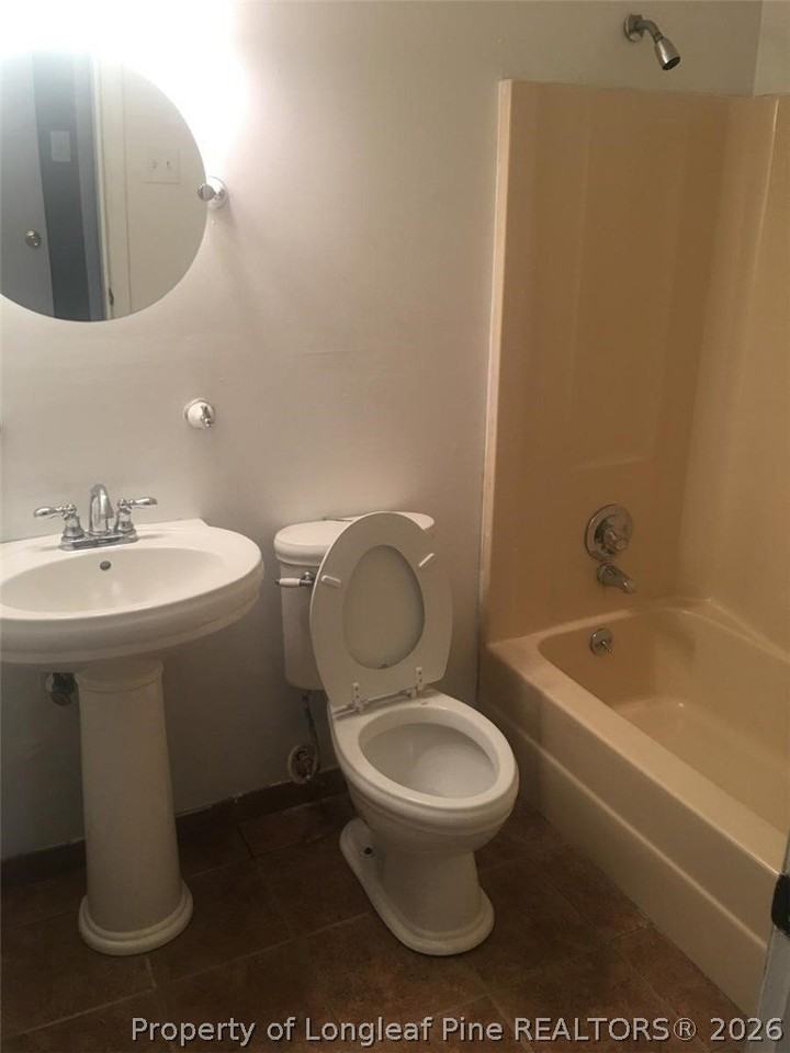 650 Stoneykirk Dr - Photo 2 of 14