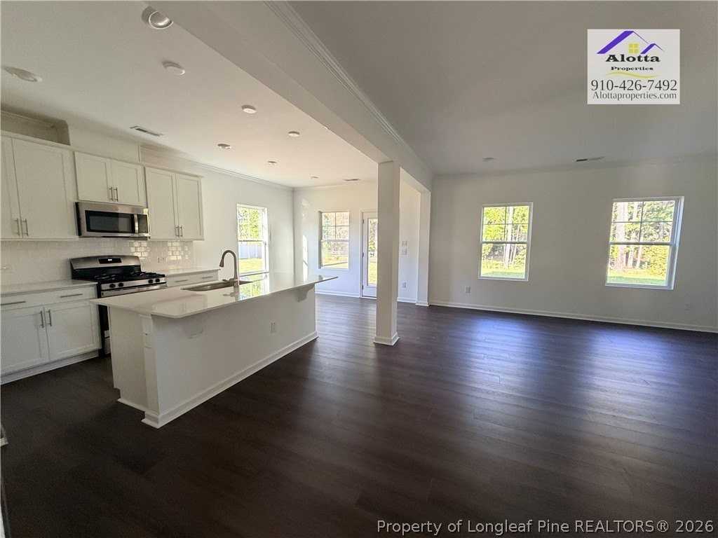 156 Hanover Dr - Photo 5 of 27