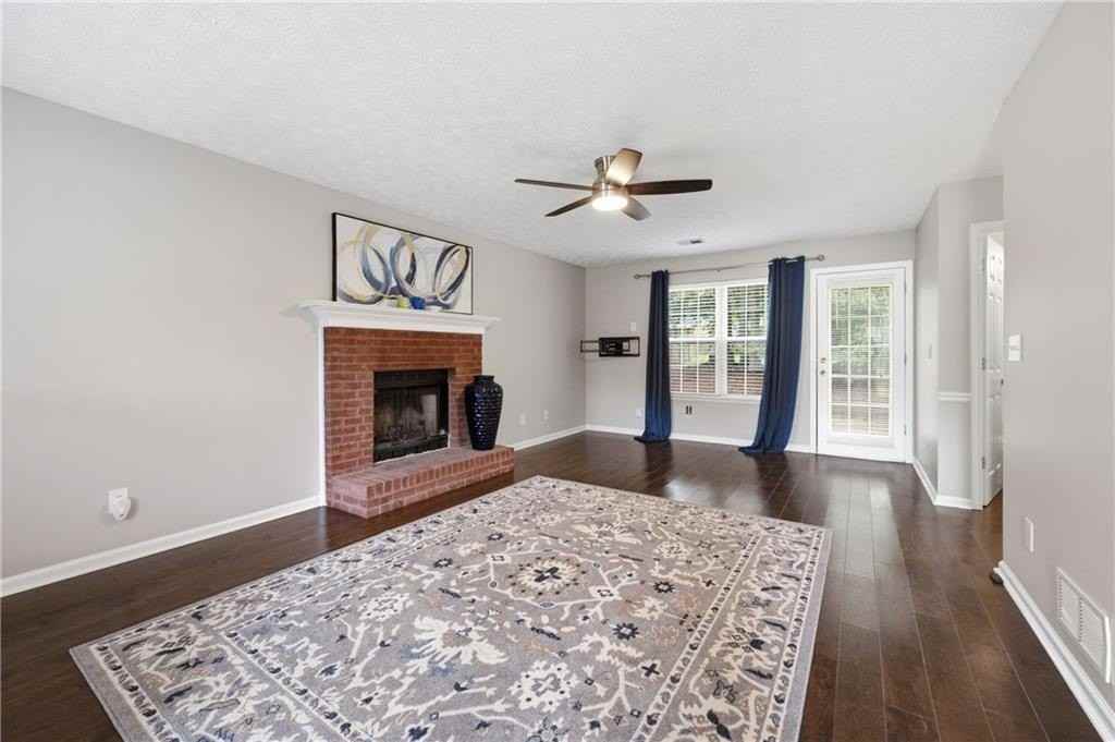 4255 Willow Springs Dr - Photo 6 of 42