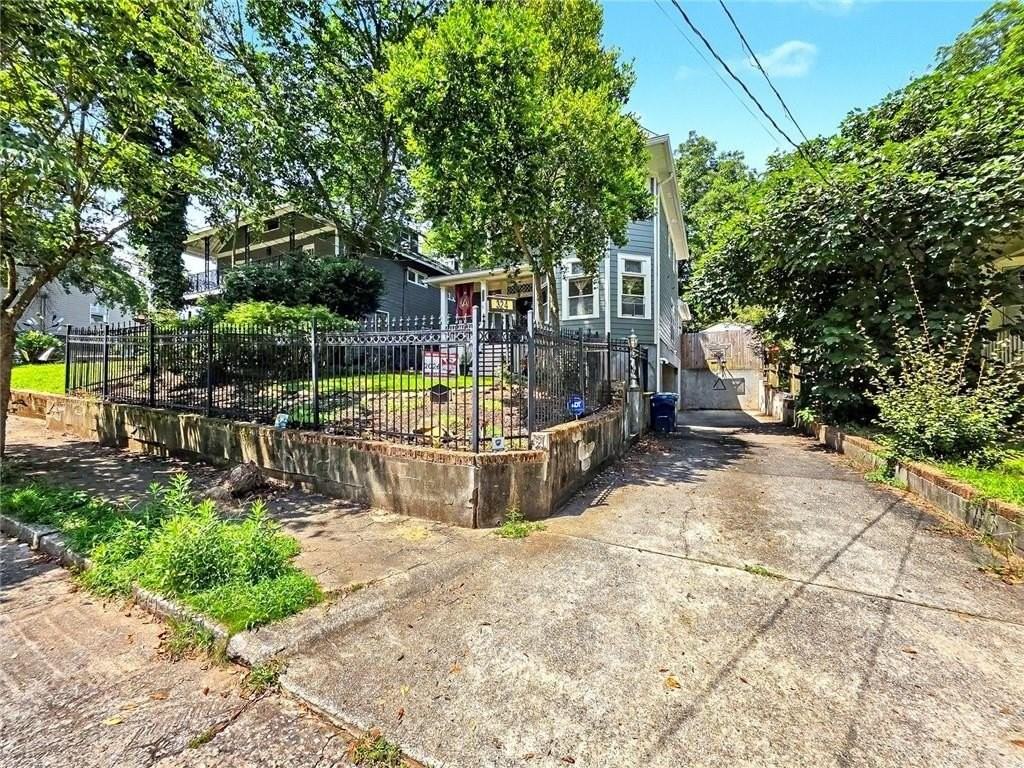 324 Brooks Ave Ne - Photo 2 of 37