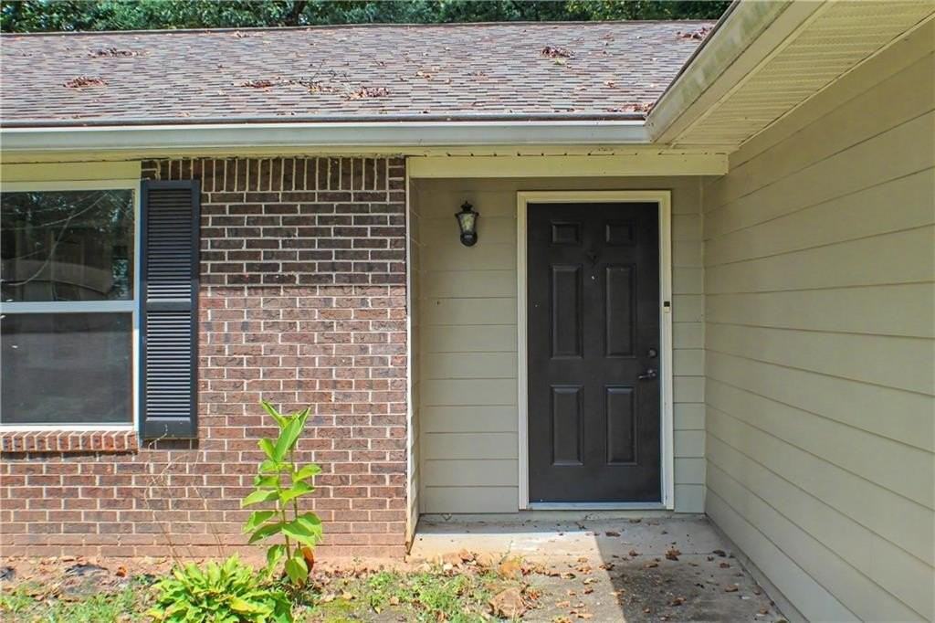 4189 Hopkins Lake Dr - Photo 4 of 32