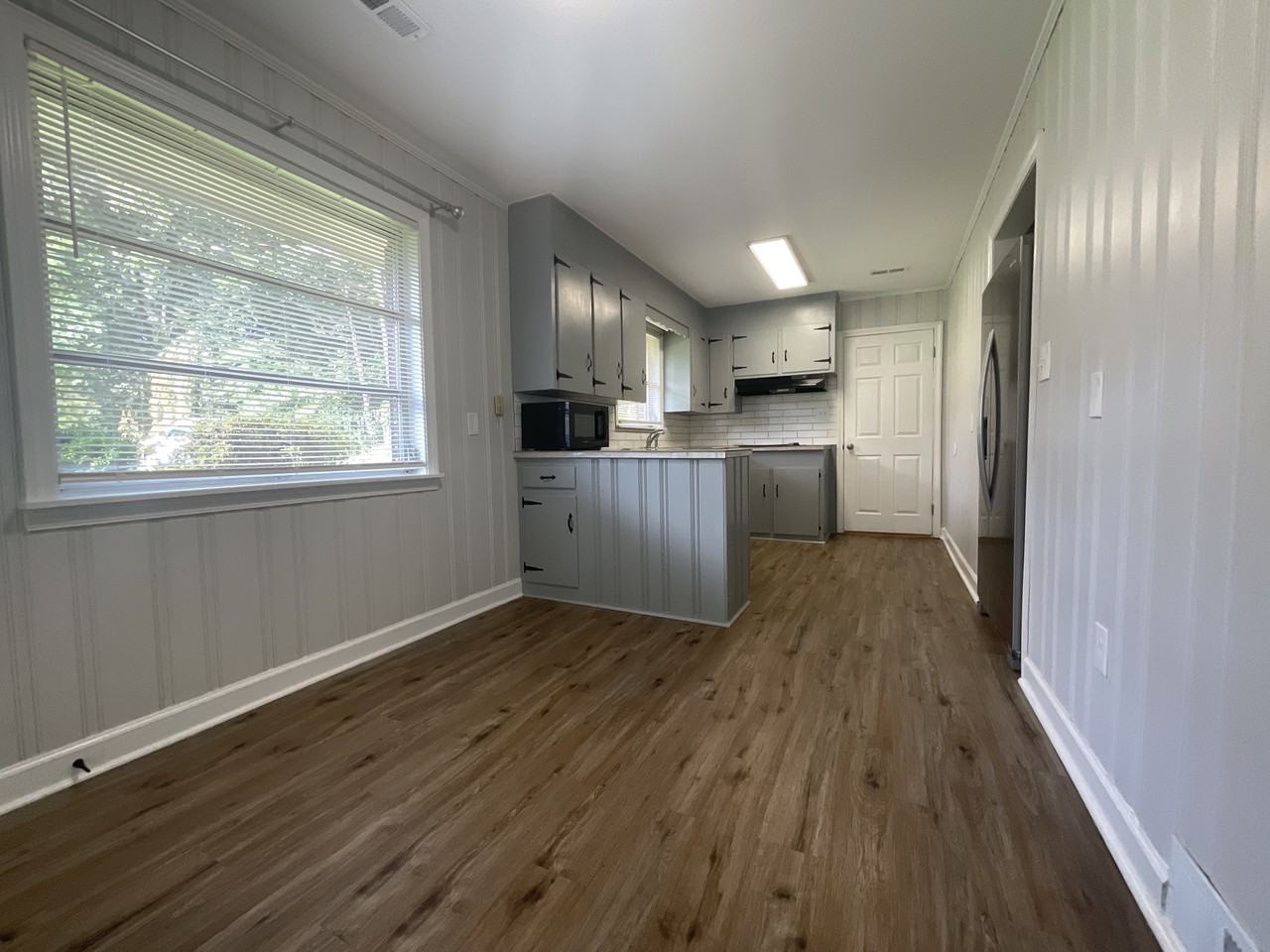 5021 Ryandale Rd - Photo 7 of 33