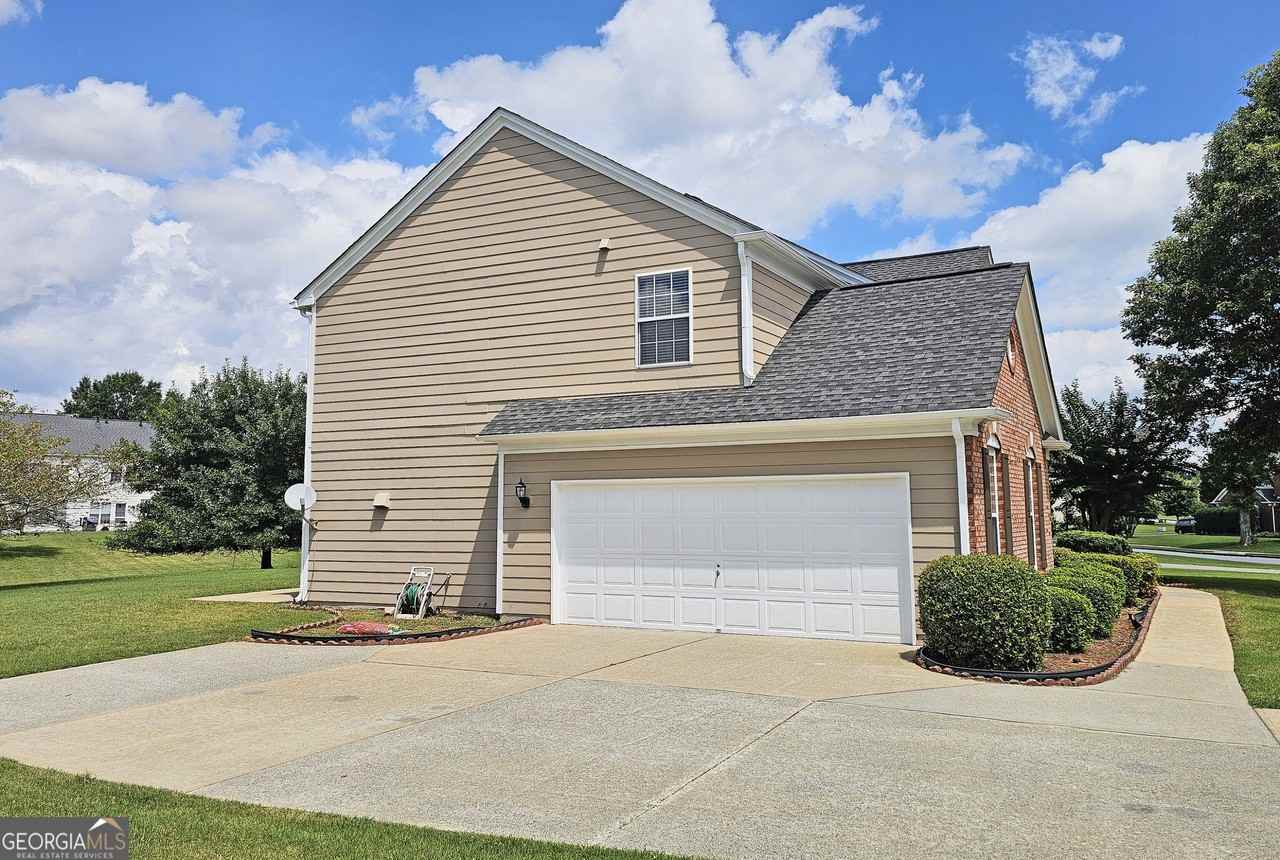 8155 Cavendish Pl - Photo 4 of 39
