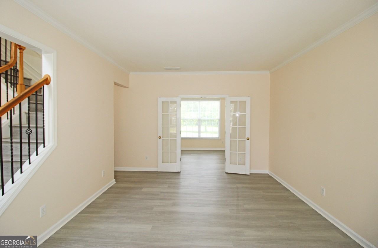 8155 Cavendish Pl - Photo 7 of 39