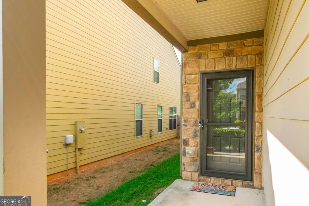 576 Dasheill Ln - Photo 5 of 45