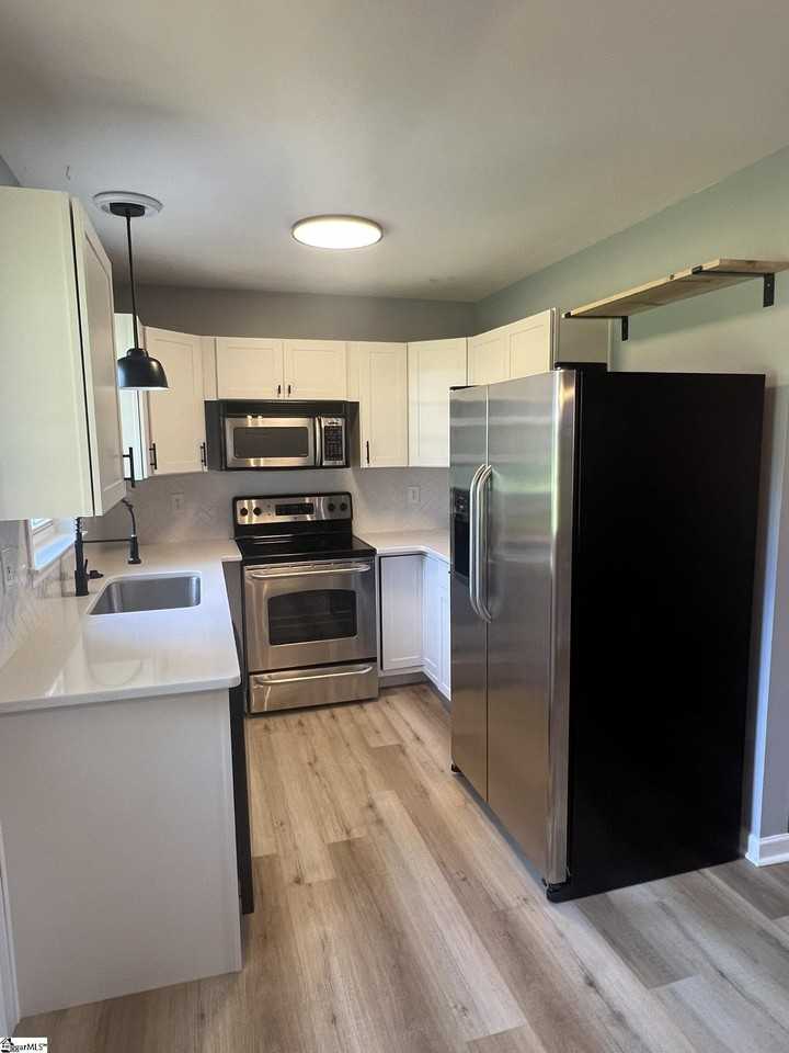 121 Mountain View Ave - Photo 4 of 15