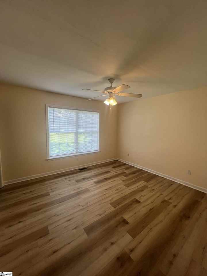 121 Mountain View Ave - Photo 5 of 15