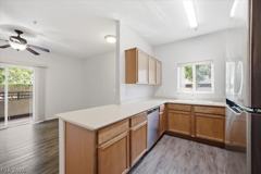 2291 W Horizon Ridge Pkwy #5128 - Photo 1 of 1