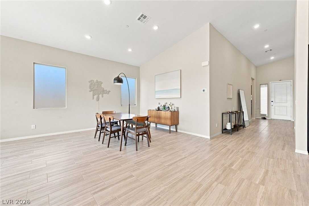 96 Sarabeth St - Photo 5 of 35