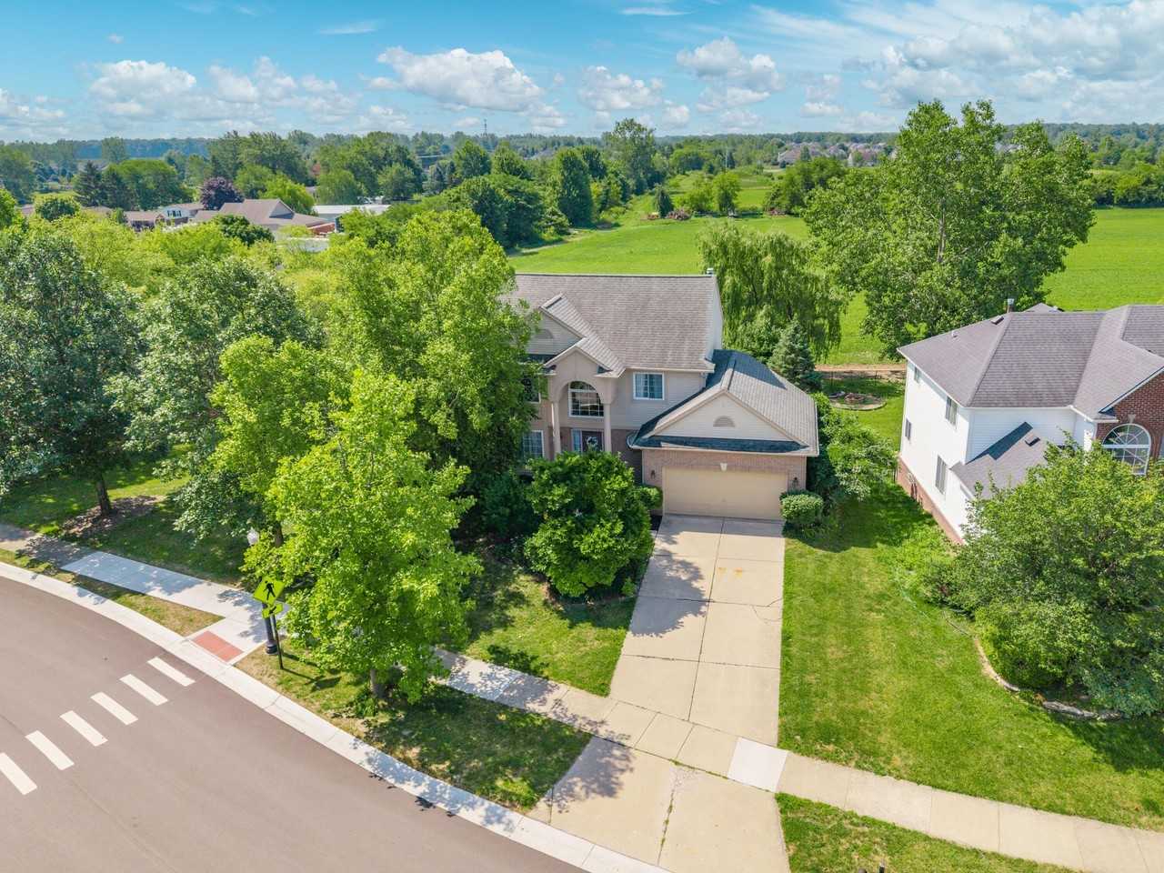 7878 Greene Farm Dr - Photo 4 of 50
