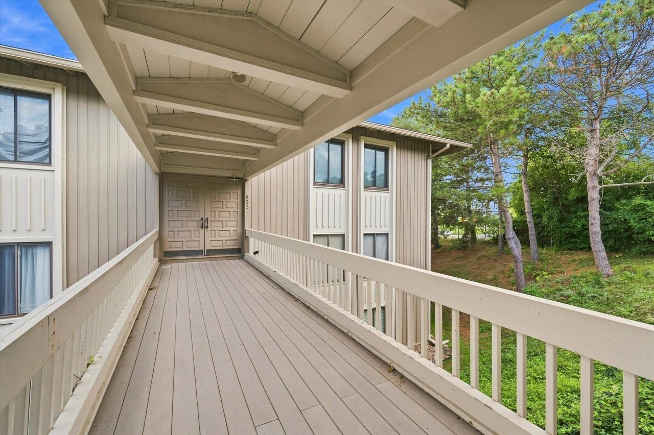 893 Cliffs Dr #107 - Photo 3 of 36