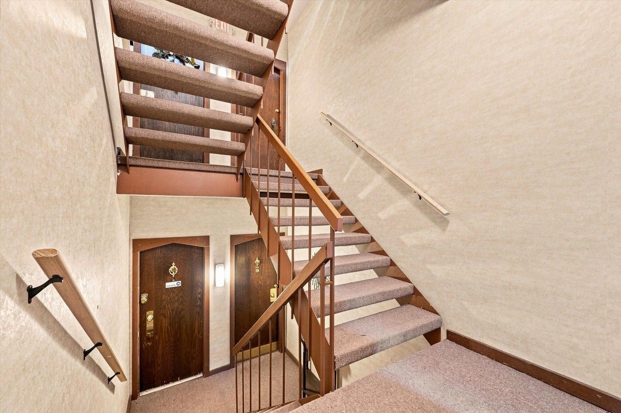 893 Cliffs Dr #107 - Photo 5 of 36