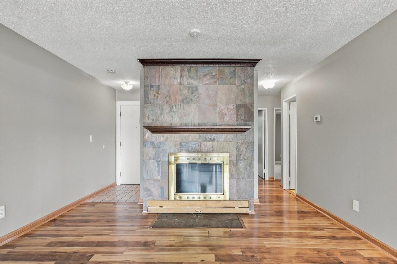 893 Cliffs Dr #107 - Photo 7 of 36