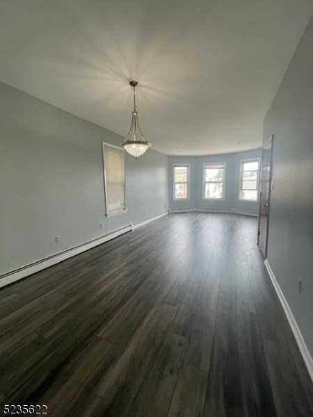 140 Hoyt St #2 - Photo 3 of 11
