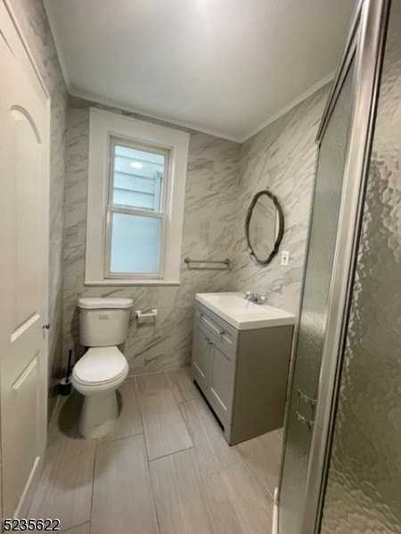 140 Hoyt St #2 - Photo 4 of 11