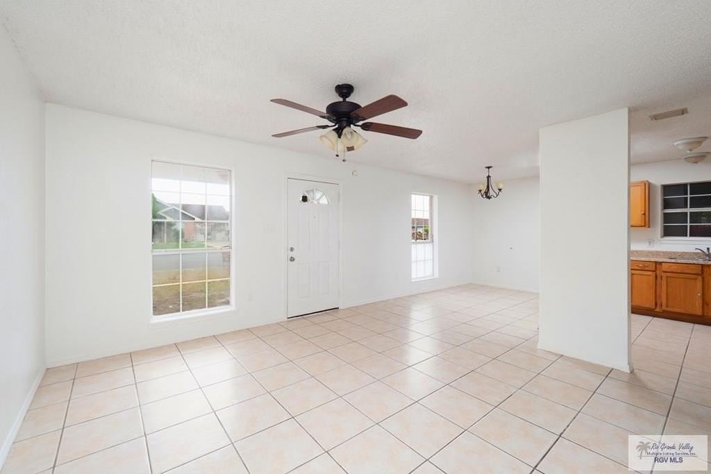 2111 El Arroyo St - Photo 2 of 12
