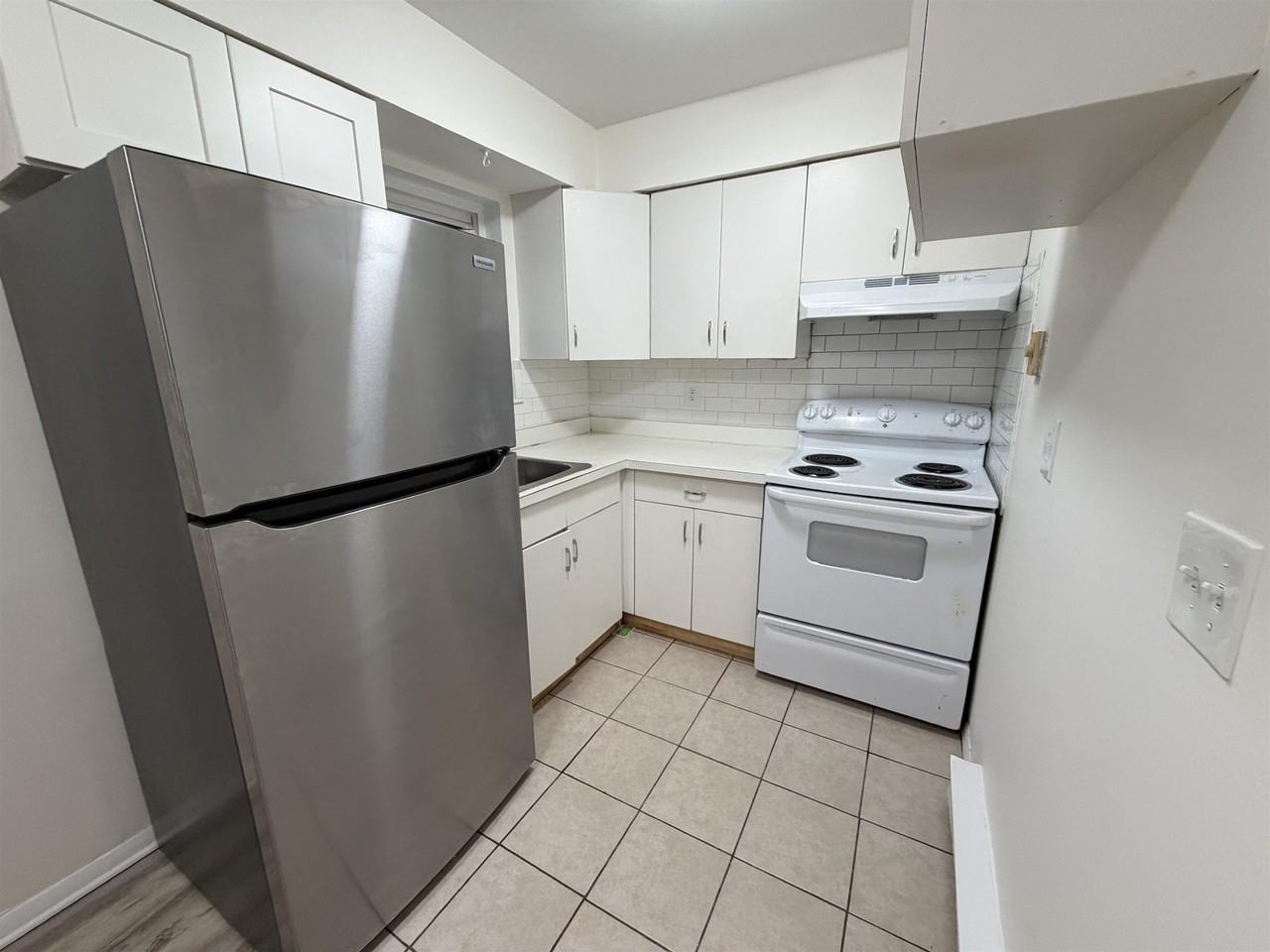 81 70th St #1 - Photo 7 of 16