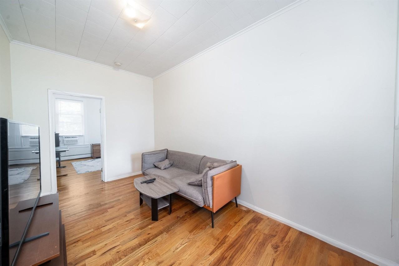 521 Jefferson St #3 - Photo 7 of 14