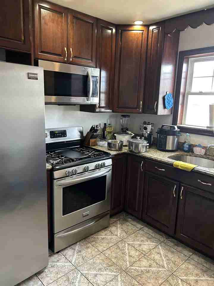 414 Cliff St #2 - Photo 7 of 9