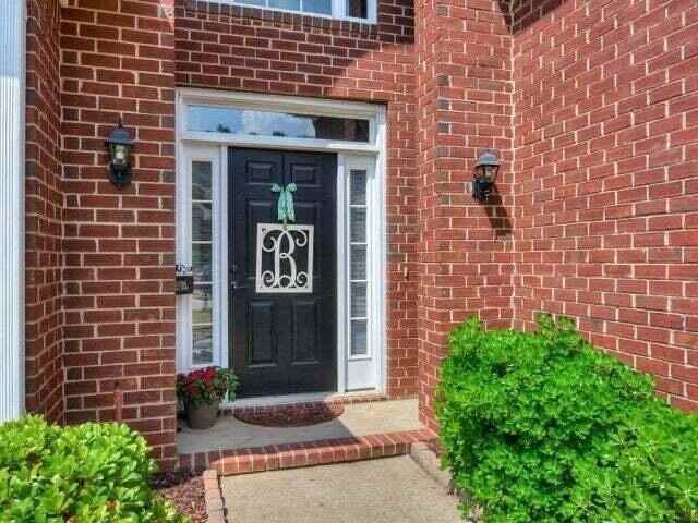 2507 Grier Cir - Photo 2 of 38