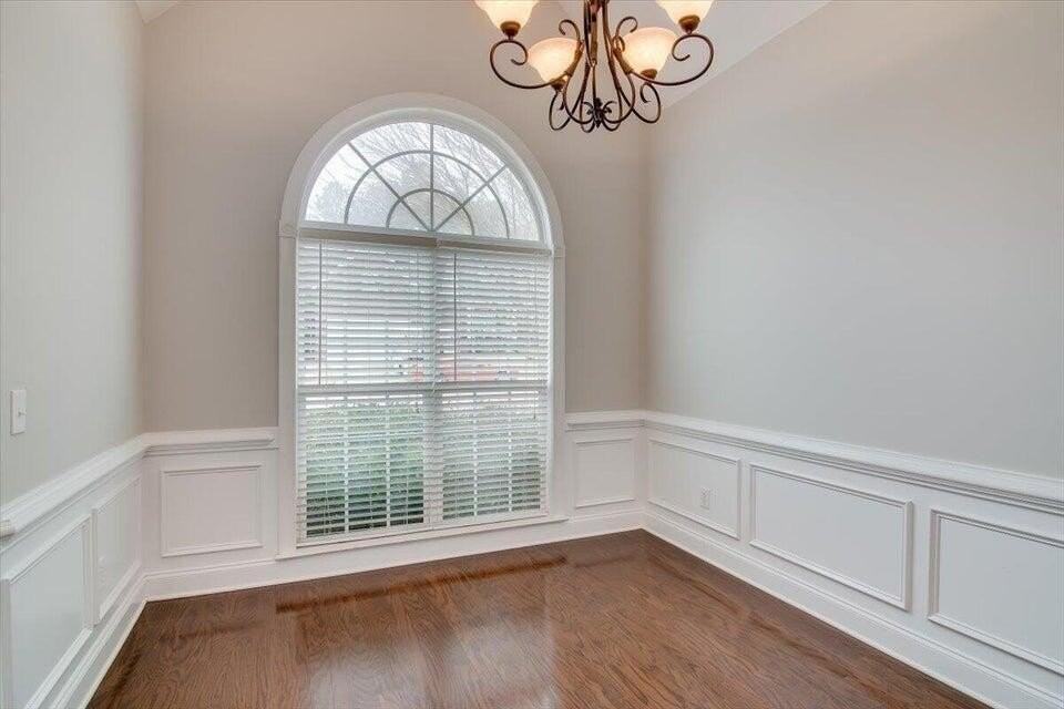 2507 Grier Cir - Photo 4 of 38